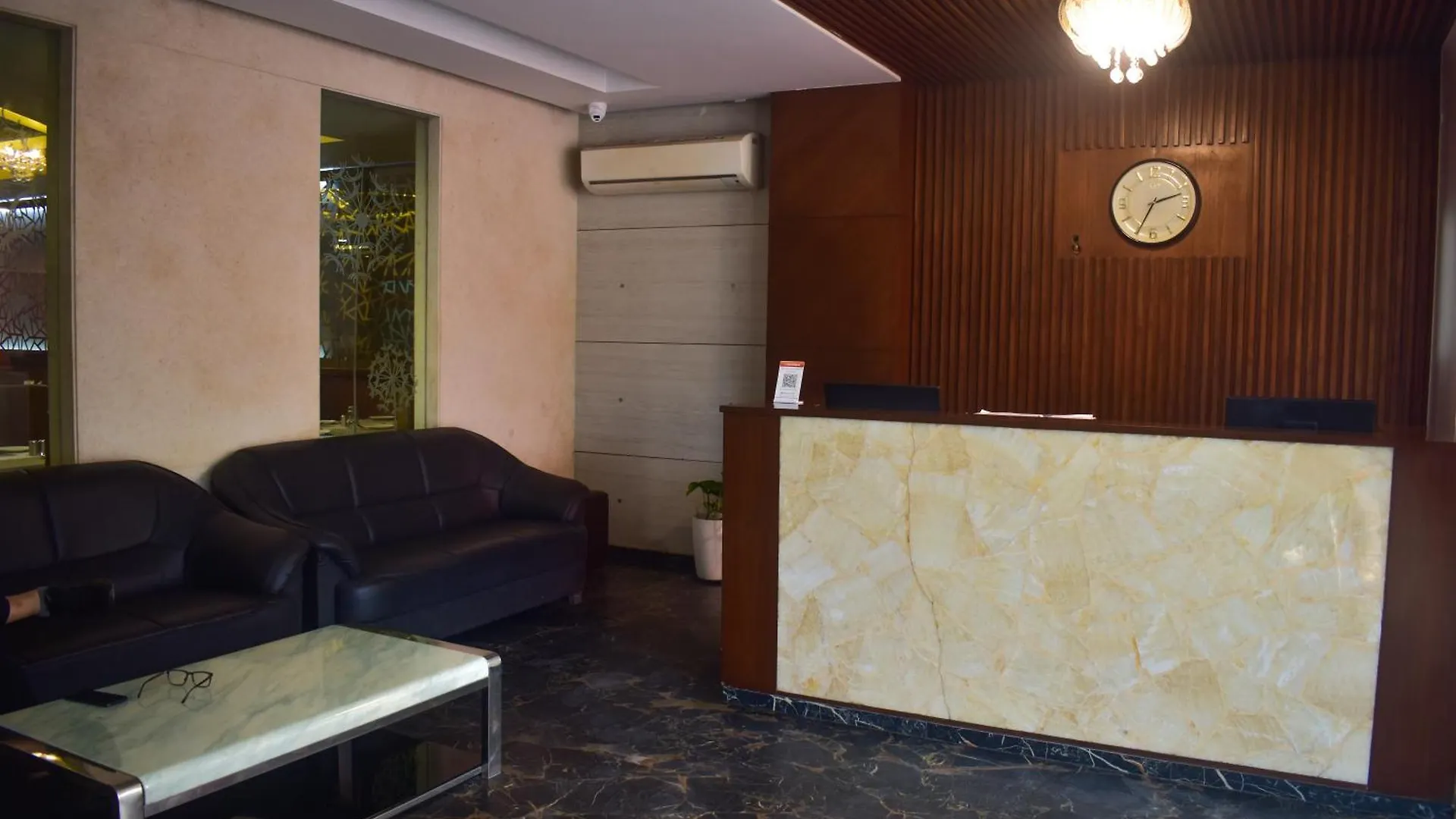 Hhw Hotel- Agra 3*, 아그라