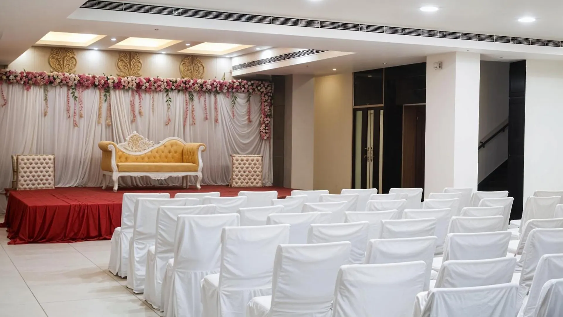 Hhw Hotel- Agra آغْرا