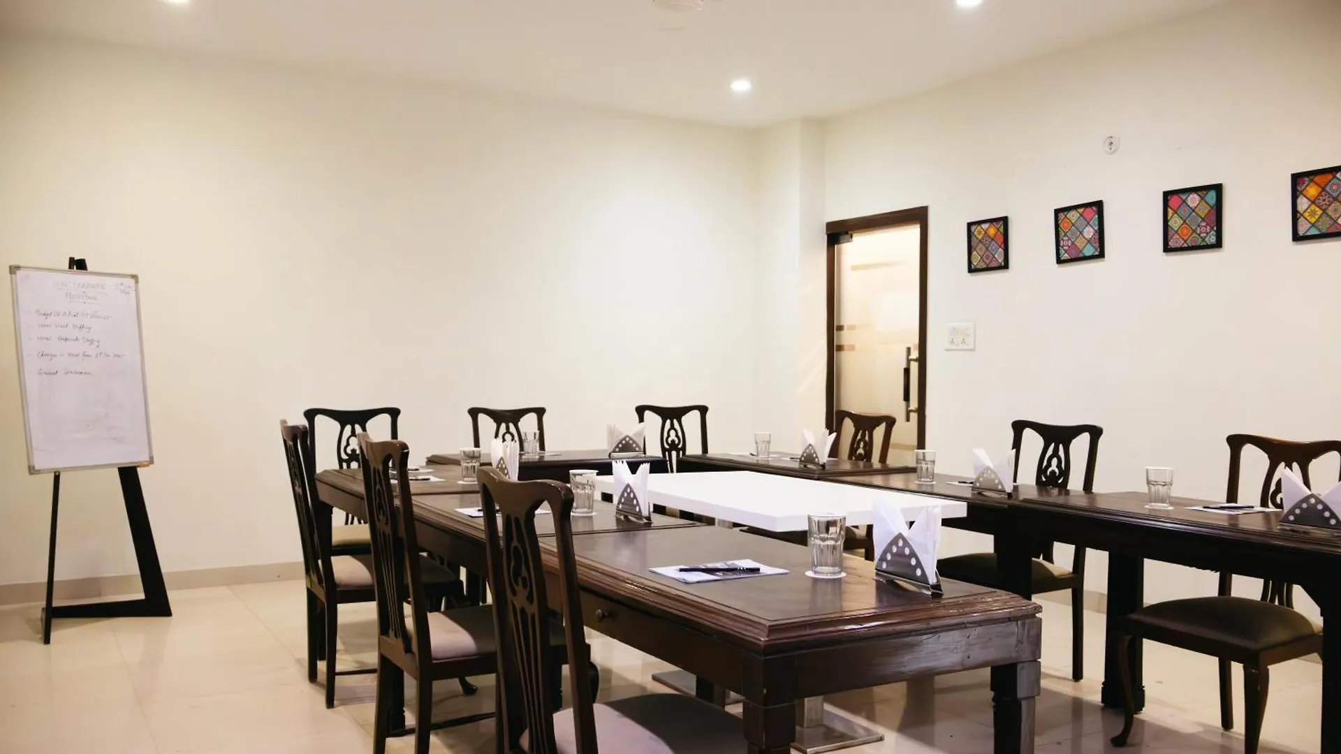 Hhw Hotel- Agra 3*, آغْرا الهند