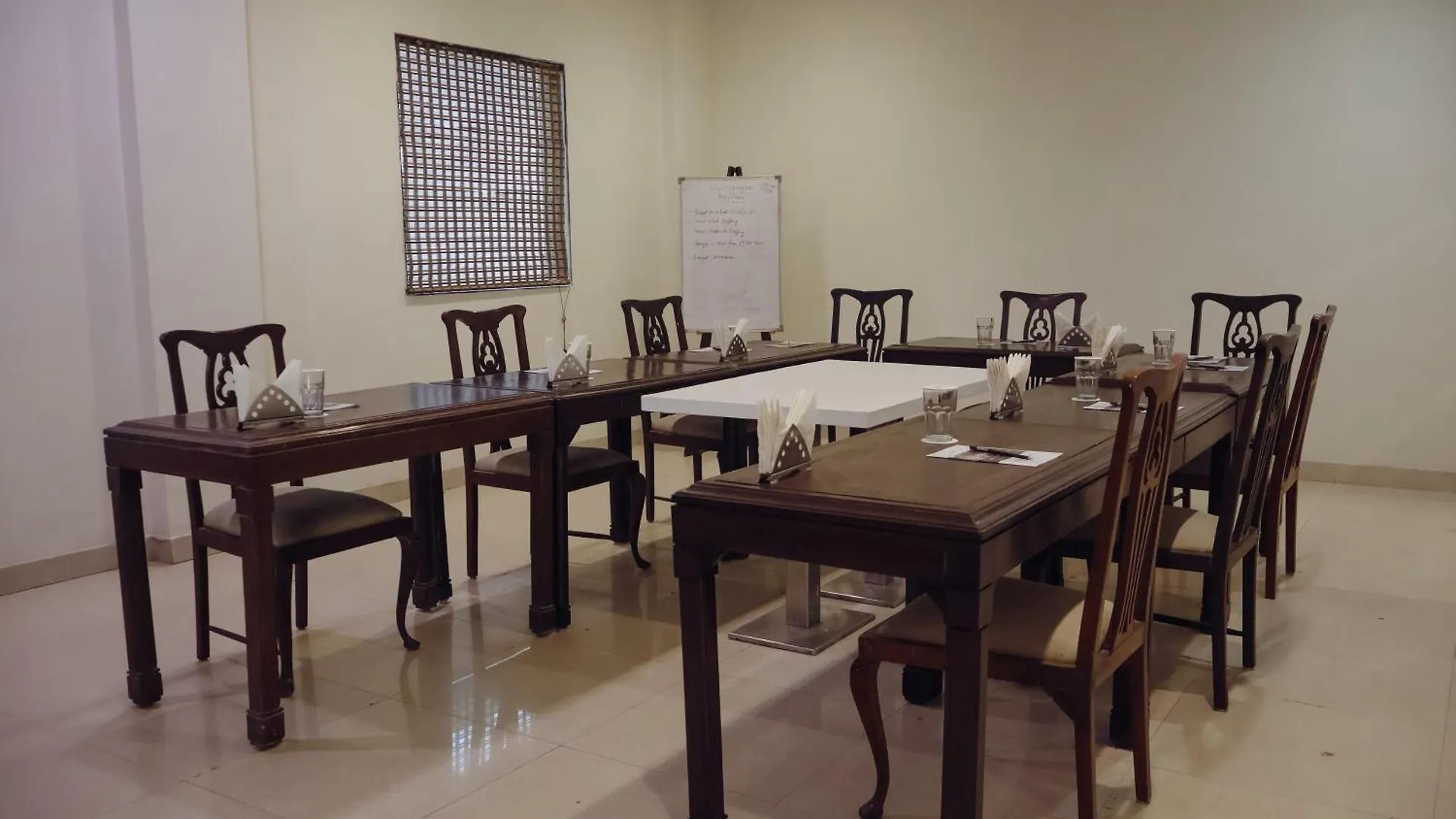 Hhw Hotel- Agra فندق آغْرا